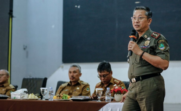 Plh. Kepala Dinas Pendidikan (Kadisdik) Jawa Barat, M. Ade Afriandi dalam Rapat Koordinasi Kepala SMA, SMK, SLB Se-Cabang Dinas Pendidikan (Cadisdik) Wilayah IX & X di SLBN Taruna Mandiri, Kab. Kuningan, Senin (12/8/2024).