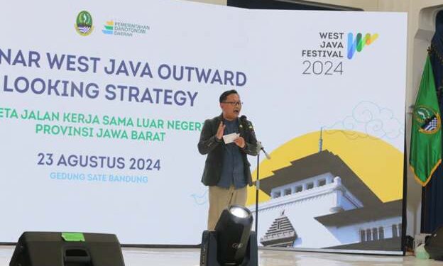 Ketua Komisi I DPRD Provinsi Jawa Barat, Bedi Budiman saat menghadiri rangkaian kegiatan West Java Partnership Day 2024 di Aula Barat Gedung Sate, Jalan Diponegoro No. 22, Kota Bandung, Jumat (23/8/2024).