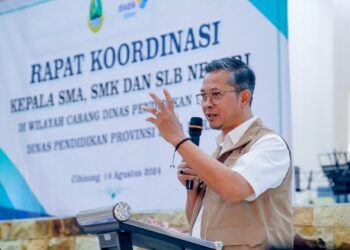 Plh. Kadisdik Jabar, M. Ade Afriandi dalam Rakor Kepala SMA, SMK, SLB Negeri Se-Cadisdik Wil. I & 2 di SMKN 2 Cibinong, Rabu (14/8/2024).