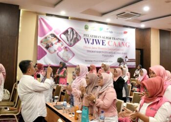 Sekda Jabar Herman Suryatman menghadiri acara West Java Women Empowerment (WJWE) CAANG dengan tema "Peningkatan Pemberdayaan Ekonomi Perempuan Melalui Sekolah Perempuan Jawa Barat dengan Strategi Kolaborasi Multipihak" di Fave Hotel Braga, Kota Bandung, Rabu (11/9/2024).(Foto: Biro Adpim Jabar)