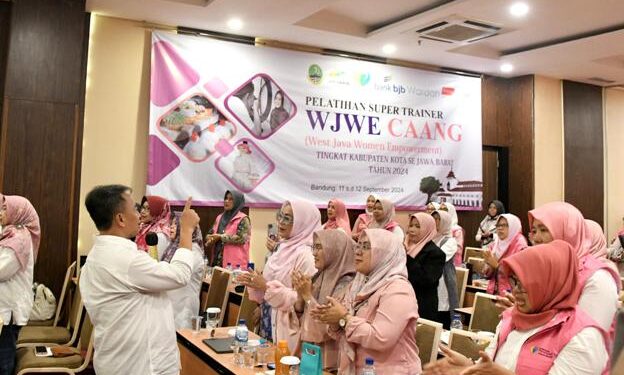 Sekda Jabar Herman Suryatman menghadiri acara West Java Women Empowerment (WJWE) CAANG dengan tema "Peningkatan Pemberdayaan Ekonomi Perempuan Melalui Sekolah Perempuan Jawa Barat dengan Strategi Kolaborasi Multipihak" di Fave Hotel Braga, Kota Bandung, Rabu (11/9/2024).(Foto: Biro Adpim Jabar)