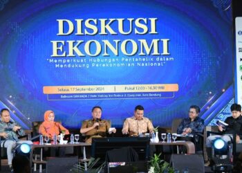 Sekda Jabar Herman Suryatman saat menghadiri IWEB Award 2024 di Ballroom Hotel Holiday Inn, Kota Bandung, Selasa (17/9/2024)