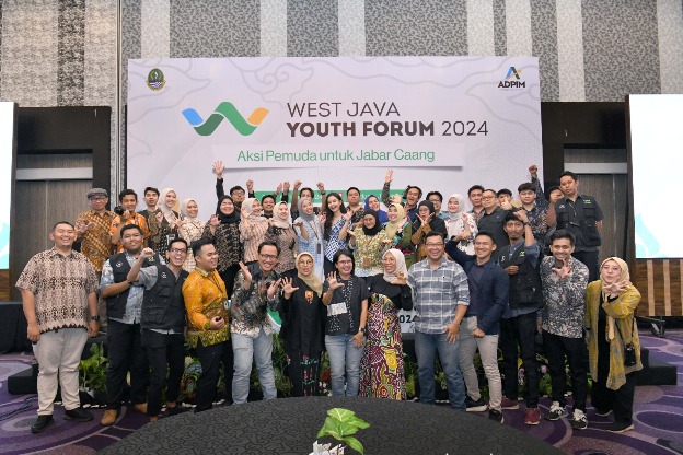 Penjabat Ketua TP PKK Provinsi Jawa Barat Amanda Soemedi Bey Machmudin menutup acara West Java Youth Forum 2024 di Holiday Inn, Kota Bandung, Kamis (31/10/2024).(Foto: istimewa)