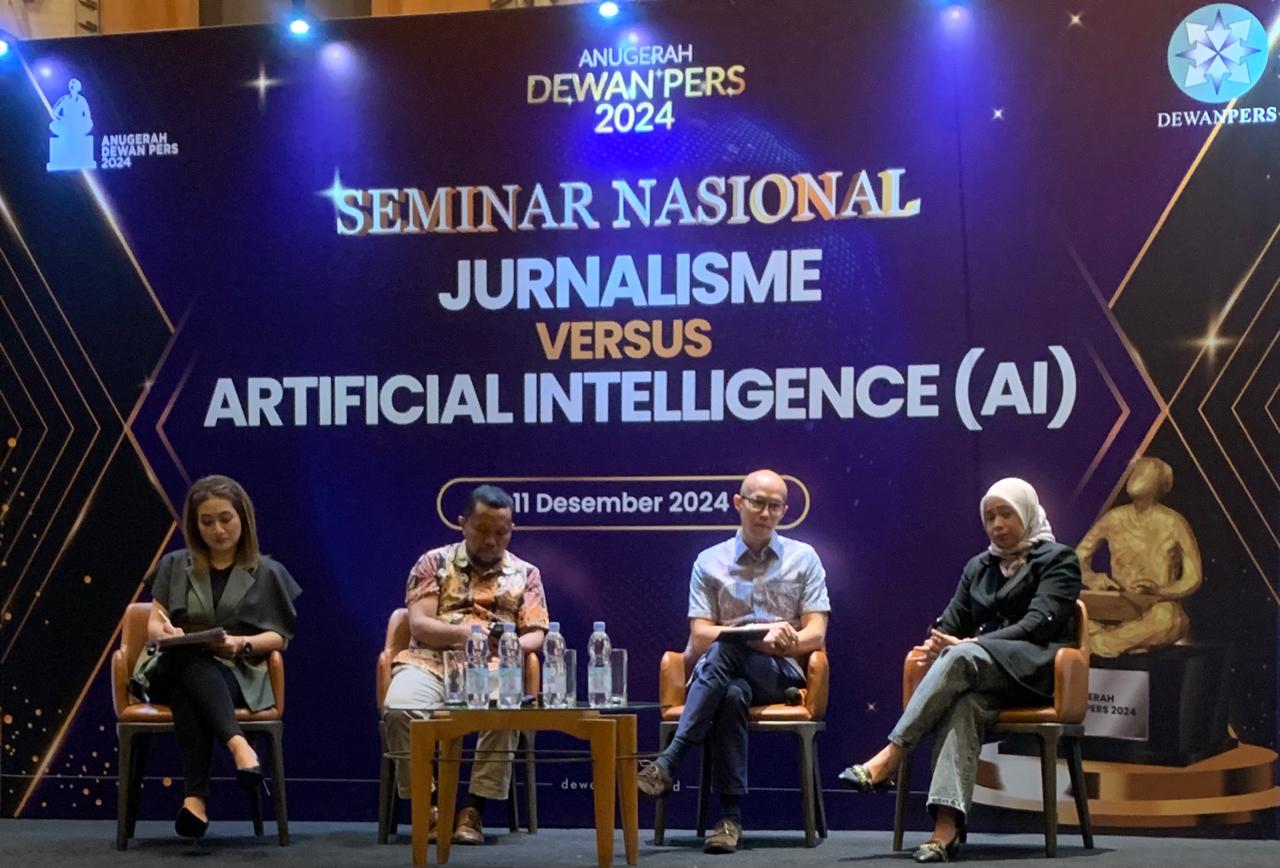 SEMINAR NASIONAL-Para pembicara pada Seminar Nasional "Jurnalisme versus Artificial Intelligence" yang diselenggarakan Dewan Pers di Jakarta, Rabu (11 Desember 2024). (Foto: Istimewa).