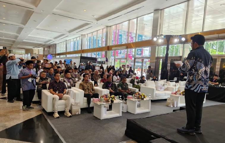 SAMBUTAN-Pembukaan "Muslim LifeFair" (Mufair) di Jakarta Convention Center (JCC), saat buka & sambutan, Jum'at 27 Desember 2024. (Foto: Dok. Humas Komunitas Pengusaha Muslim Indonesia - KMPI).