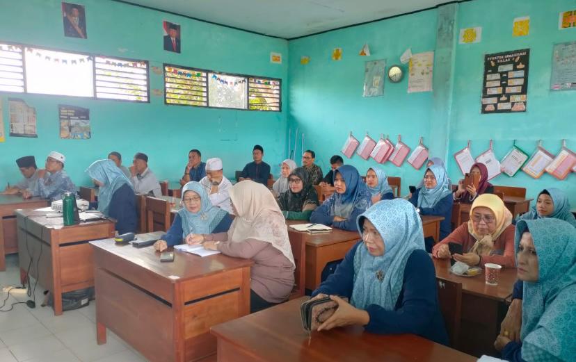 WORKSHOP-Para peserta Workshop "Public Speaking" yang digelar SDI Cihideung, Pandeglang, Banten, akhir pekan lalu. (Foto: Dok. SDI Cihideung).