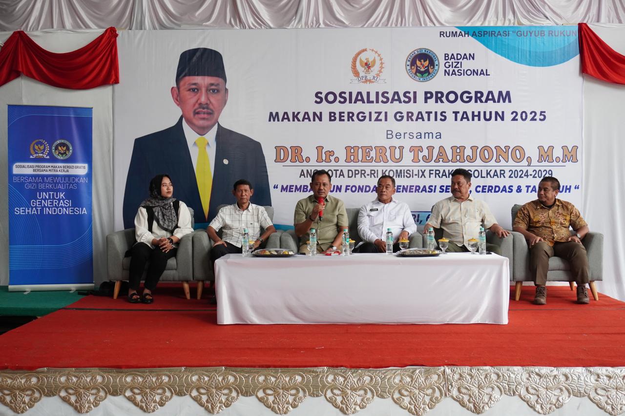 Anggota Komisi IX DPR RI Heru Tjahjono, Kepala Instalasi Gizi RSUD dr Iskak Tulungagung, Tenaga Ahli Deputi Penyediaan dan Penyaluran BGN Achmad Kudori dan Adib Alfikry, Wakil Ketua DPRD Kabupaten Kediri Sigit Sosiawan sosialisasikan program makan bergizi gratis.