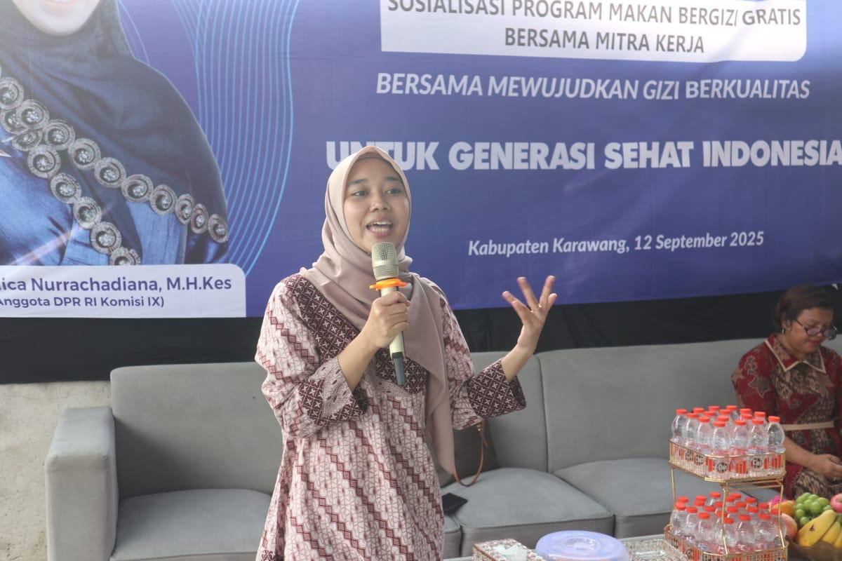 Anggota Komisi IX DPR RI, Cellica Nurrachadiana sosialisasi program makan Bergizi Gratis di Karawang.