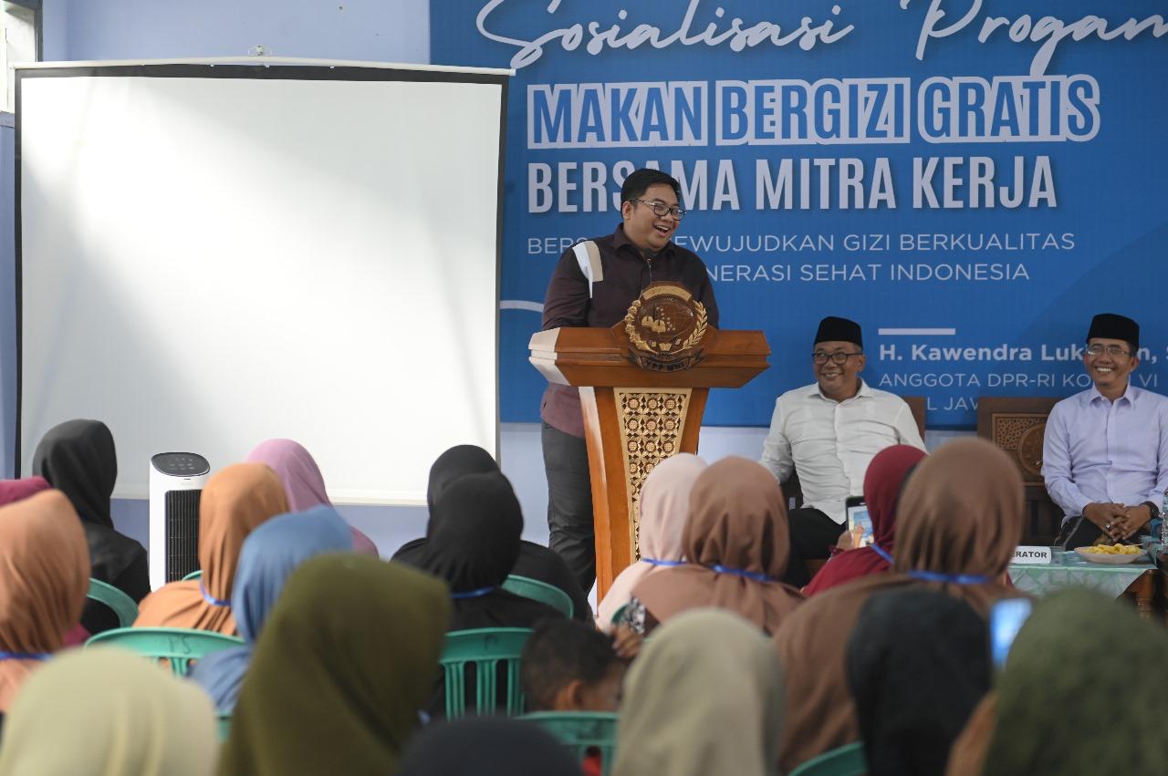 Sosialisasi Program Makan Bergizi Gratis (MBG) di Pondok Pesantren Mamba’ul Khoiriyatil Islamiyah, Kecamatan Bangsalsari, Kabupaten Jember.