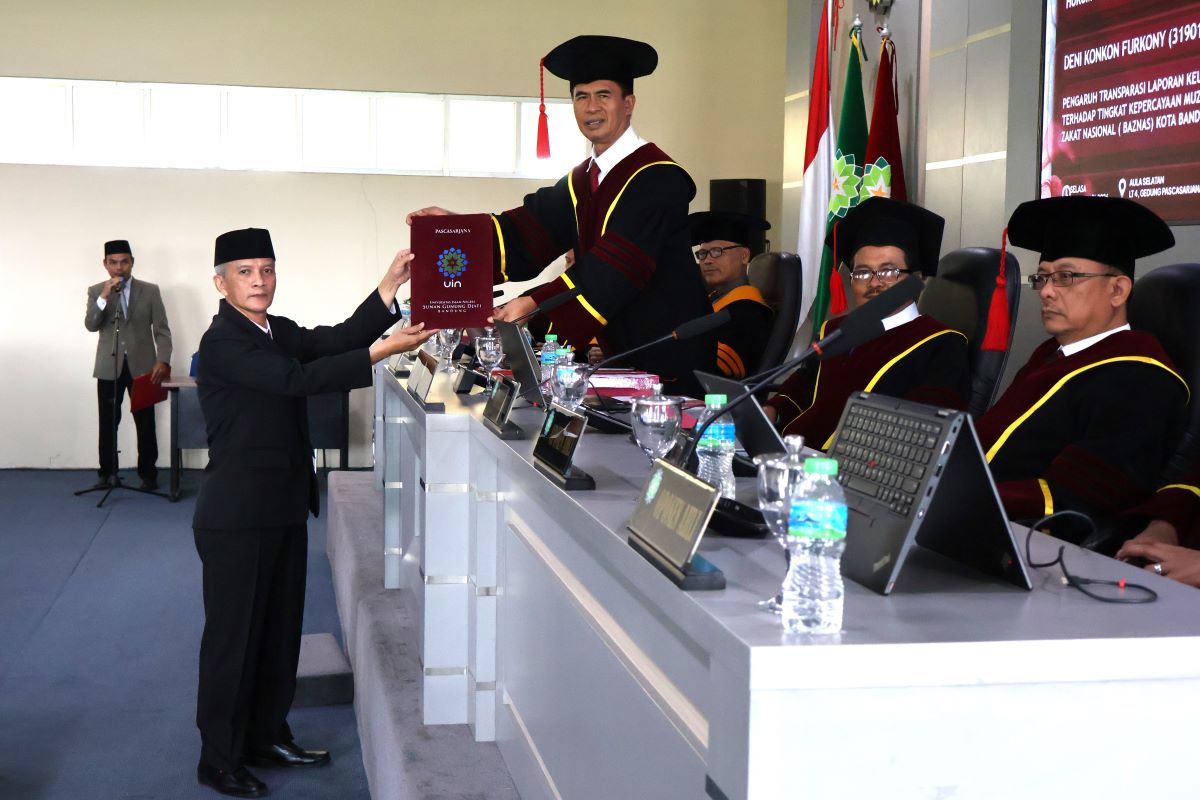 Deni Konkon Furkony Raih Doktor Hukum Islam dalam ujian promosi program doktoral pascasarjana UIN SGD Bandung/dok.Bedanews.com