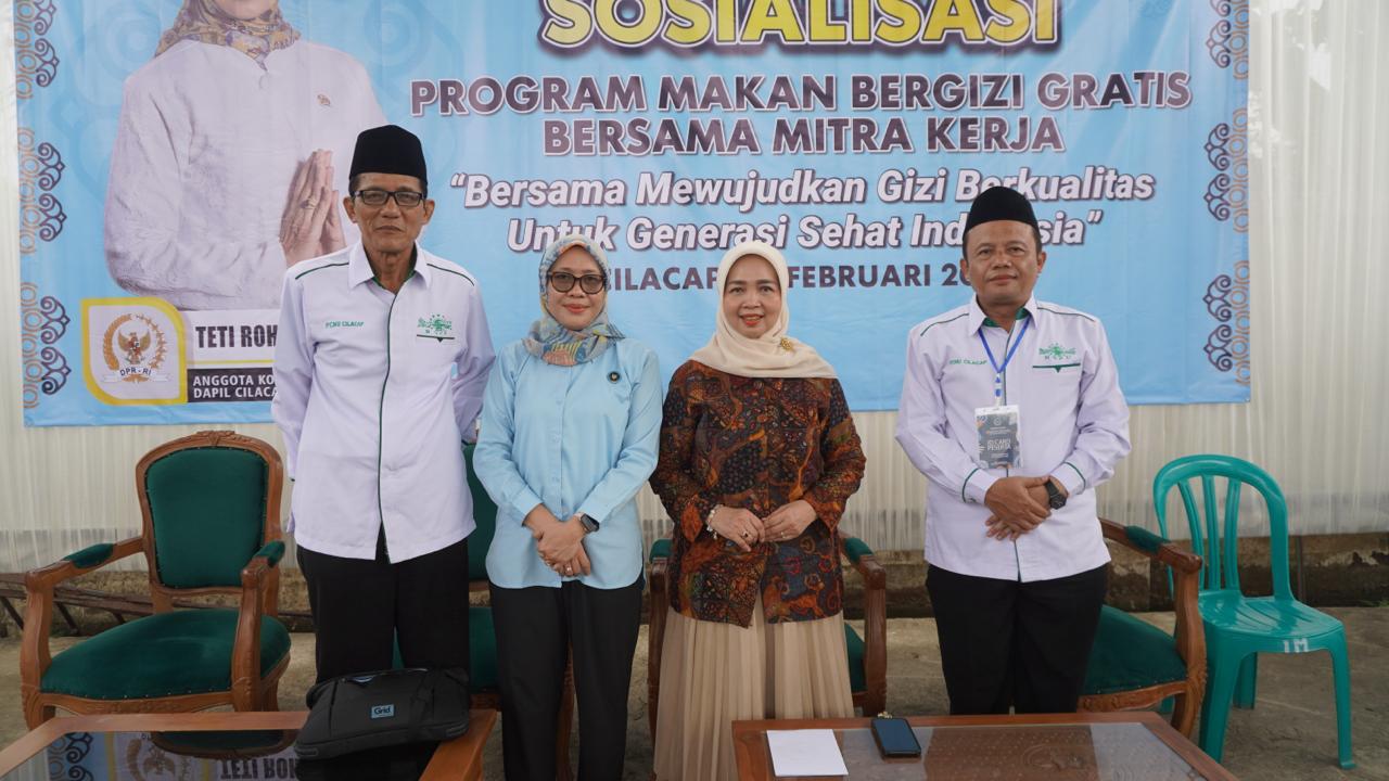 Anggota Komisi IX DPR RI, Teti Rohatiningsih, sosialisasi program makan bergizi gratis di Cilacap