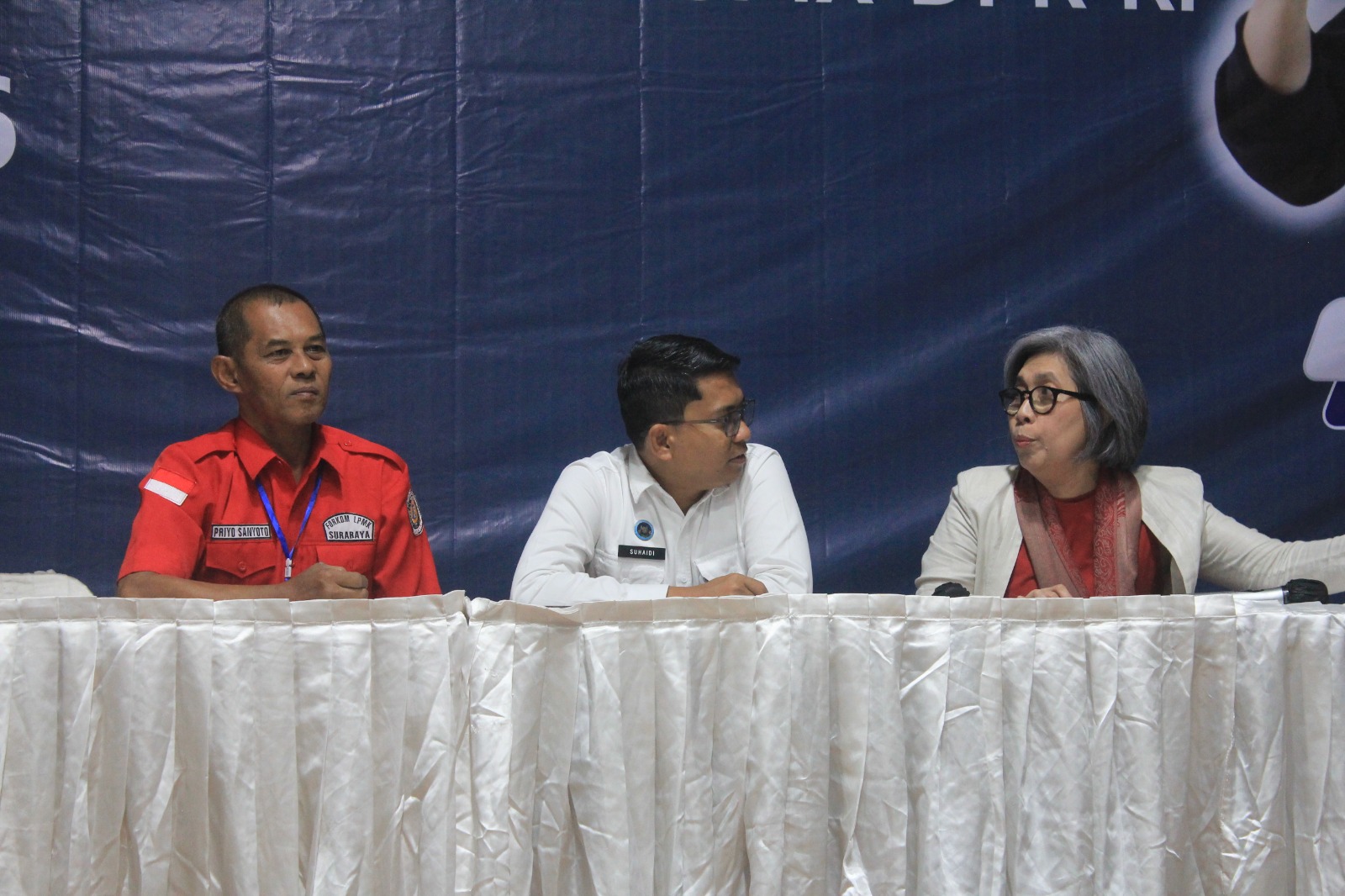 Anggota Komisi IX DPR RI, Indah Kurniawati sosialisasi program MBG bersama masyarakat di Kebon Kota, Jajar Tunggal, Kecamatan Wiyung, Kota Surabaya.