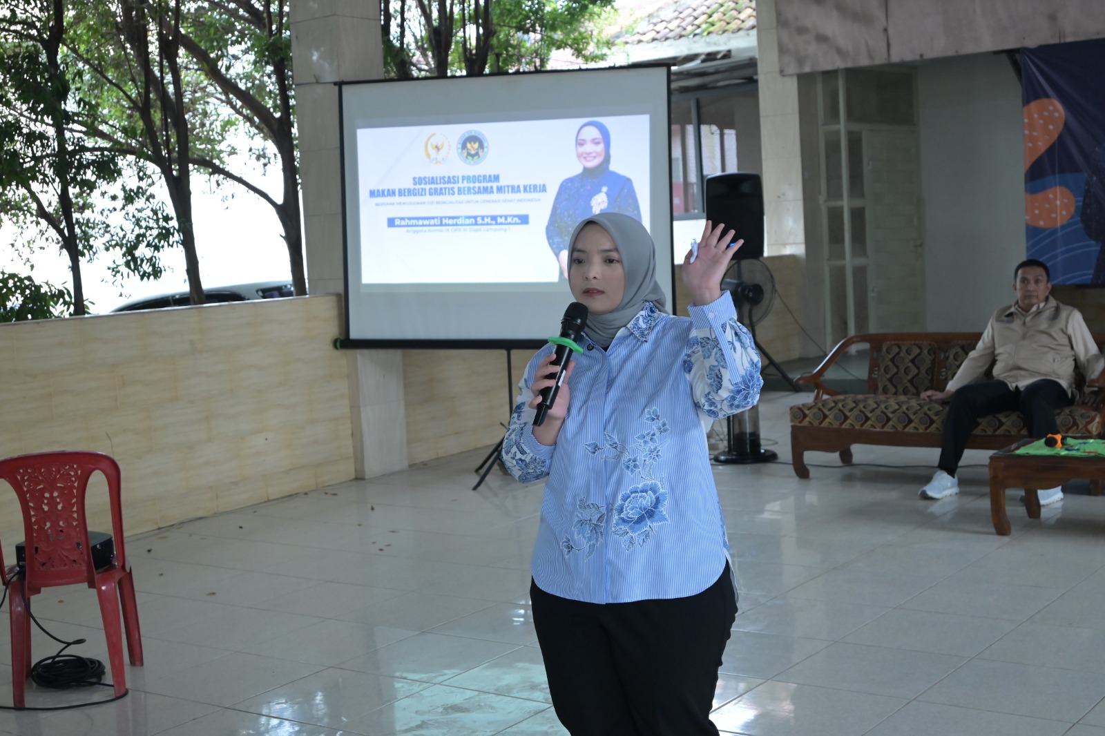 Anggota Komisi IX Dewan Perwakilan Rakyat Republik Indonesia, Rahmawati Herdian, menggelar kegiatan sosialisasi Program Makan Bergizi Gratis (MBG) bersama mitra dari Badan Gizi Nasional di Aula Taksir Sukabumi Indah, Bandar Lampung
