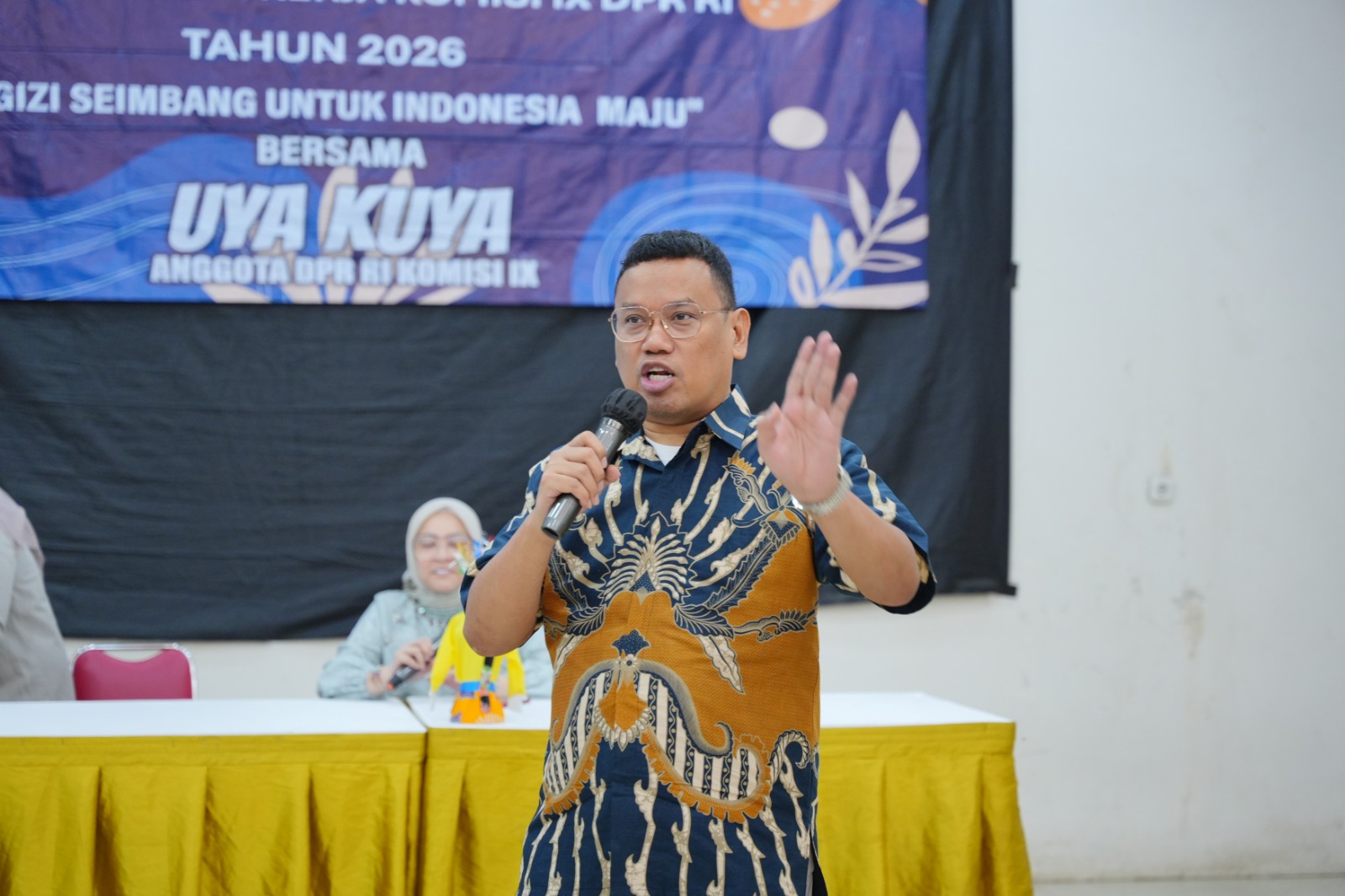 Anggota Komisi IX DPR RI, Surya Utama, menggelar kegiatan sosialisasi Program Makan Bergizi Gratis (MBG) bersama mitra kerja pemerintah di Gedung IK-LIMKOS DKI, Petukangan Selatan, Kecamatan Pesanggrahan