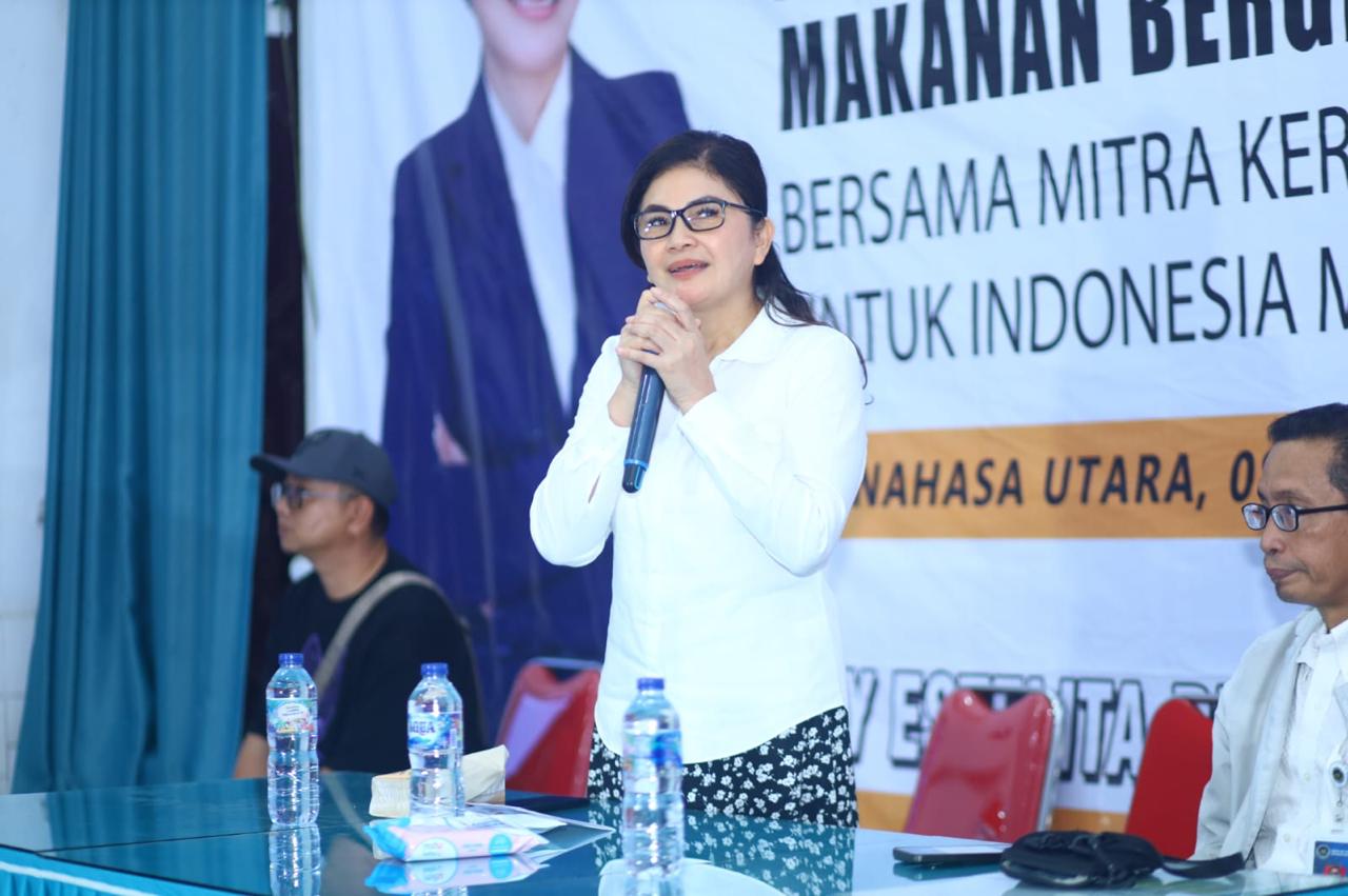 Ketua Komisi IX DPR RI, Felly Estelita Runtuwene sosialisasi program makan bergizi Gratis di SD Advent Makalisung, Kabupaten Minahasa Utara, Sulawesi Utara