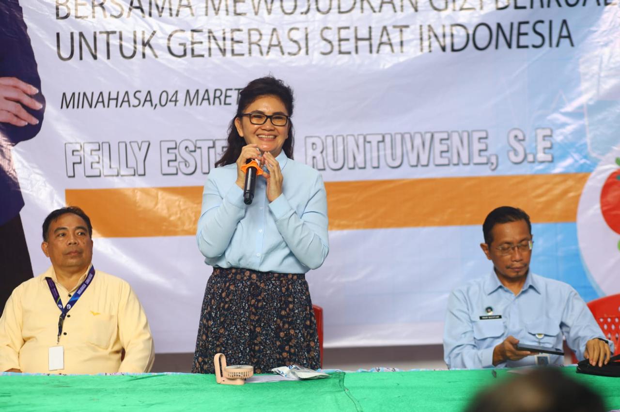 Ketua Komisi IX DPR RI, Felly Estelita Runtuwene, menghadiri kegiatan sosialisasi Program Makan Bergizi Gratis (MBG) di Balai Desa Kaweng, Kecamatan Kakas, Minahasa Regency, Sulawesi Utara