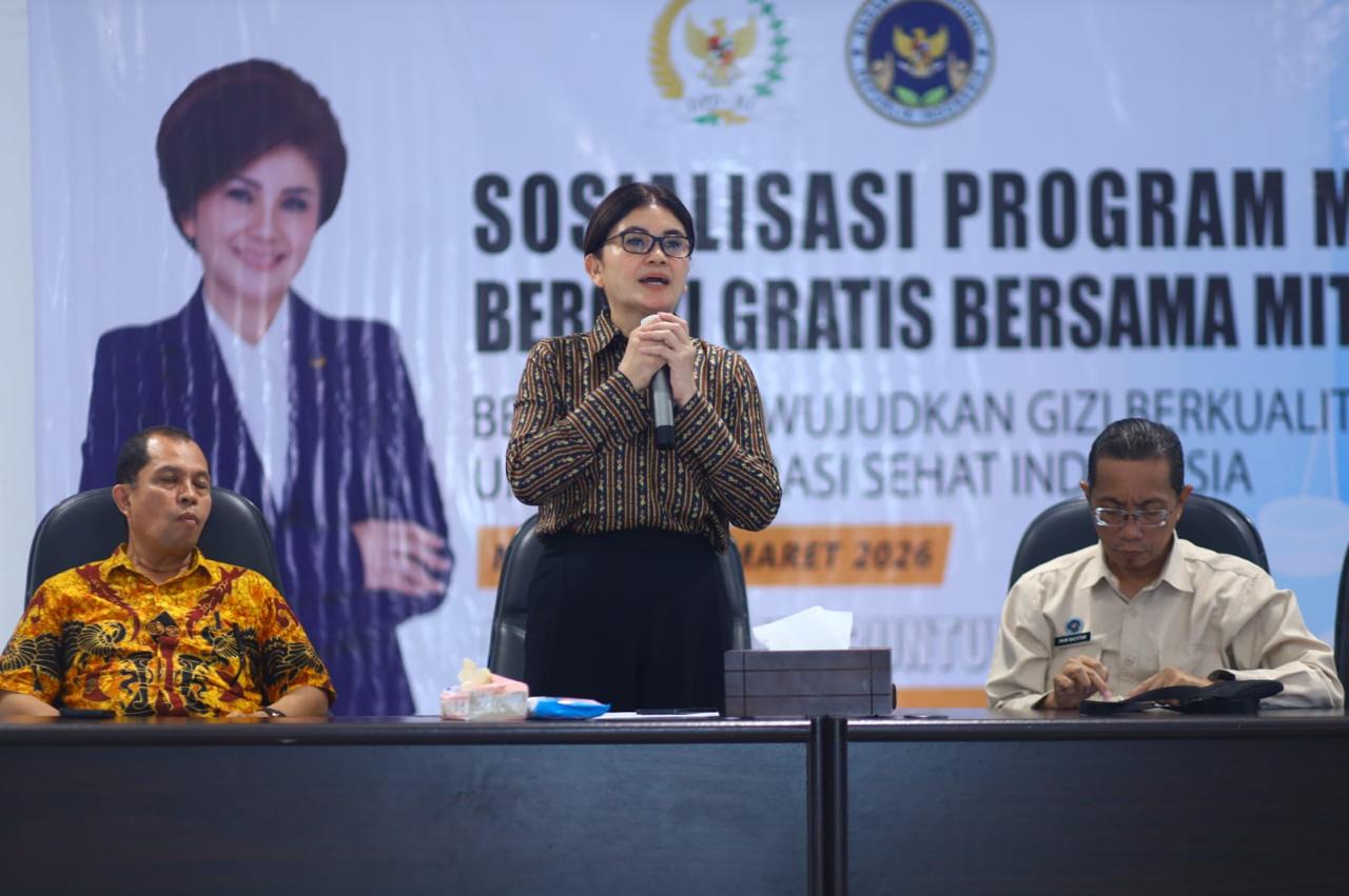 Ketua Komisi IX DPR RI, Felly Estelita Runtuwene Sosialisasi Program Makan Bergizi Gratis (MBG) bersama mitra kerja yang digelar di Kantor DPW NasDem Sulawesi Utara