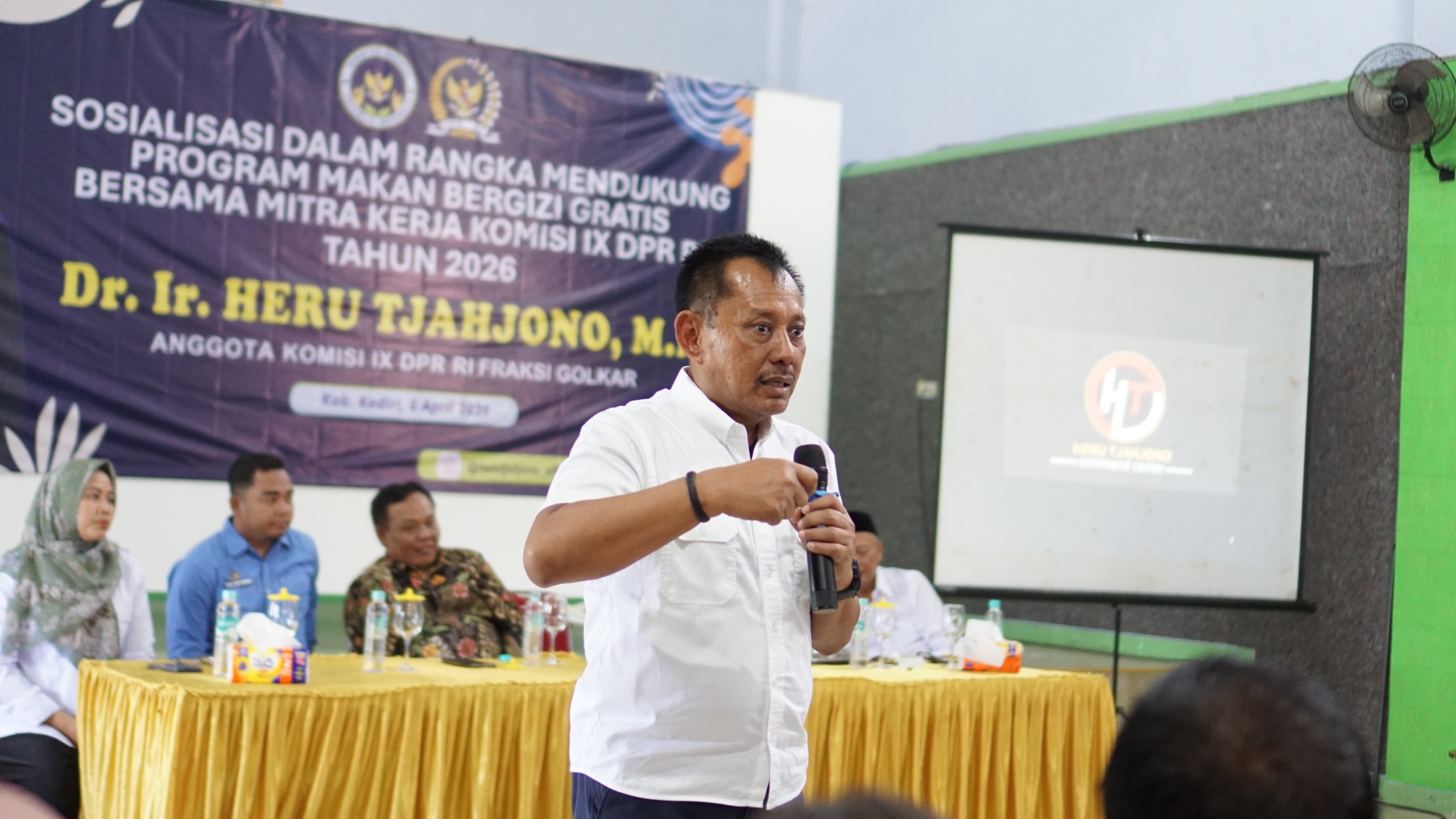 Anggota Komisi IX DPR RI, Heru Tjahjono, melakukan sosialisasi Program Makan Bergizi Gratis (MBG)