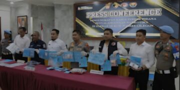 PRES RELEASE-Kapolres Cilegon, AKBP Dr. Martua Raja Taripar Laut Silitonga, S.H, S.I.K, M.Si bersama jajaran saat menggelar Pres Release Kasus Narkoba. (Foto Hms).