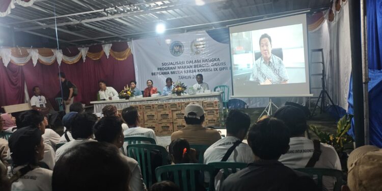 Anggota Komisi IX DPR RI, Charles Honoris sosialisasikan program MBG di Desa Banjar Anyar Kecamatan Kediri, Tabanan