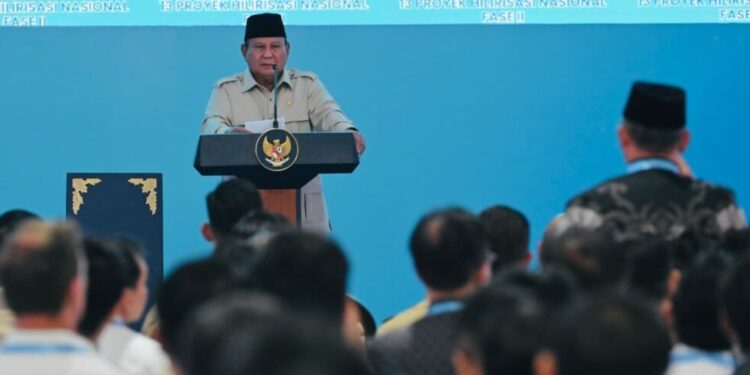 GROUNDBREAKING-Presiden Prabowo Subianto melakukan Groundbreaking proyek hilirisasi nasional tahap II di Refinery Unit IV Cilacap, Jawa Tengah, pada Rabu (29 April 2026). (Foto: BPMI Setpres).