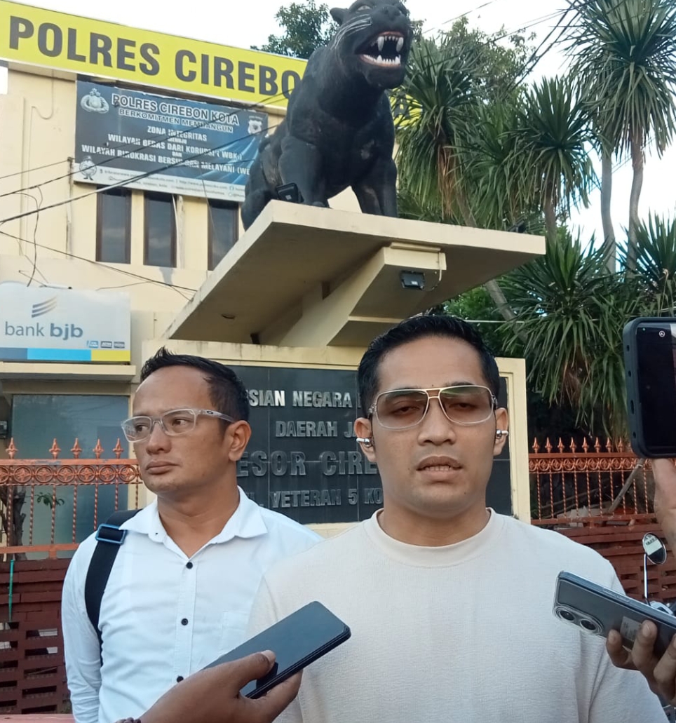 Kasat Reskrim Polres Cirebon Kota, AKP Adam Gana saat memberikan keterangan terkait penculikan anak.