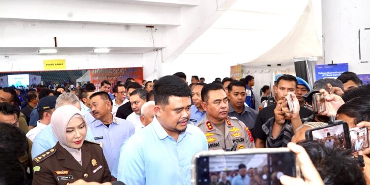 KETERANGAN PERS-PLH Kajati Sumut, Herlina Setyorini, SH, MH, Gubernur Sumut, Bobby Nasution, Kapolda Sumut, Irjen Pol Whisnu Hermawan Februanto saat keterangan pers usai Peringatan May Day 2026. (Foto Ist).