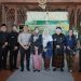 PISOWANAN-Bupati Demak, Hj. dr. Eisti’anah, SE bersama jajaran Forum Koordinasi Pimpinan Daerah (Forkopimda) dan Sesepuh Kadilangu, R.H. Muhammad Cahyo Imam Santoso saat pisowanan ke Kasepuhan Kadilangu di Notobratan Kadilangu. (Foto Ist).