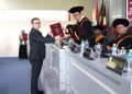 Kombes Pol.Asep Amar Permana,S.I.K.,M.M.,M.Ag, saat menerima  setifikat kelulusan promosi doktor di UIN SGD Bandung,(11/5/2026)/bedanews.com