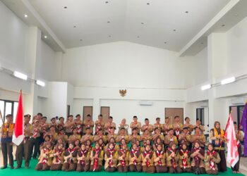 FOTO BERSAMA-PK-TREN DKI Jakarta foto bersama saat pelepasan Kontingen Perkemahan Pramuka Santri Nusantara (PPSN) VI Tahun 2026. (Foto Ist).