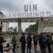 Gerbang utama UIN Sunan Gunung Djati Bandung disegel mahasiswa dalam ilustrasi. Tragedi penyegelan kampus seperti yang terjadi di UINSA Surabaya pada 21 September 2026 lalu dikhawatirkan terulang di Bandung jika penentuan rektor hanya mengandalkan legitimasi formal. Foto: Ist/Ilustrasi AI