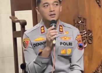 KULTUM SUBUH-Kapolres Wonogiri, AKBP Deni Septiawan, S.I.K, M.H, saat memberikan Kultum usai Salah Subuh. (Foto Ist).