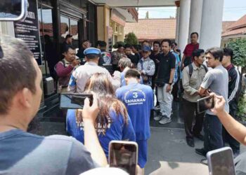 Pelaku pencurian motor vespa matic di parkiran padel