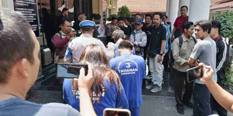 Pelaku pencurian motor vespa matic di parkiran padel